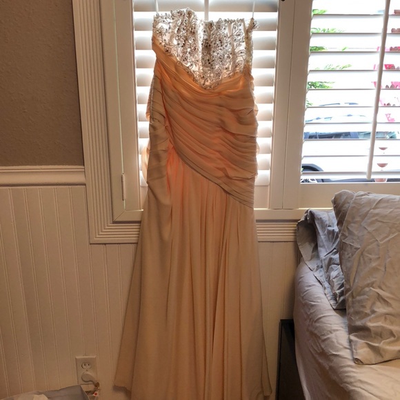 Prom dress - Picture 1 of 2